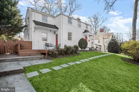 6100 Welborn Dr, Bethesda, MD 20816