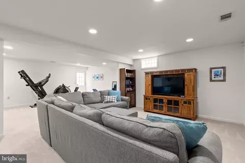 Living - 4208 Thorncroft Ter, Olney, MD 20832 photo 7 of 9
