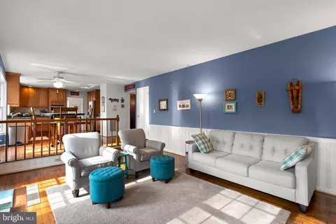 Living - 4208 Thorncroft Ter, Olney, MD 20832 photo 5 of 9
