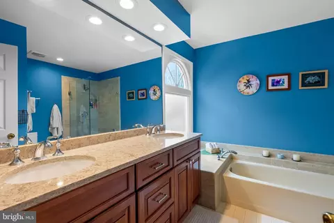 Bath - 4208 Thorncroft Ter, Olney, MD 20832 photo 2 of 5