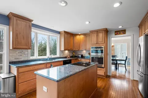 Kitchen - 4208 Thorncroft Ter, Olney, MD 20832 photo 5 of 5