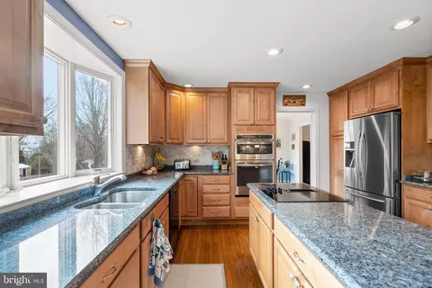 Kitchen - 4208 Thorncroft Ter, Olney, MD 20832 photo 4 of 5