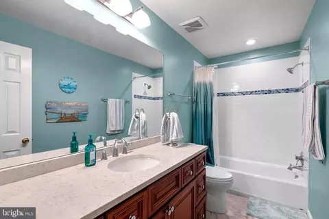 Bath - 4208 Thorncroft Ter, Olney, MD 20832 photo 4 of 5