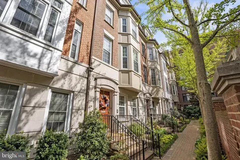 4904 Montgomery Ln, Bethesda, MD 20814
