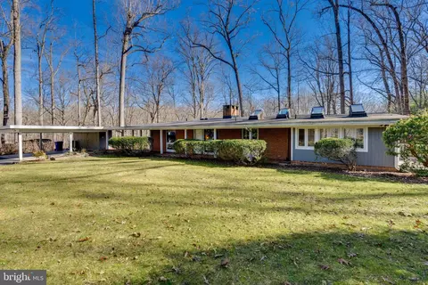 17928 Pond Rd, Ashton, MD 20861