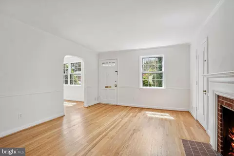 209 Baden St, Silver Spring, MD 20901 photo 4