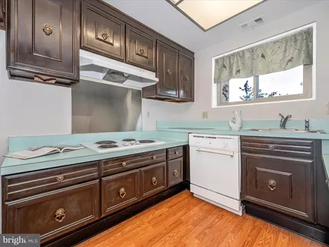 Kitchen - 3546 Chiswick Ct #36-B, Silver Spring, MD 20906 photo 3 of 7