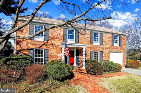 9 Over Ridge Ct, Potomac, MD 20854