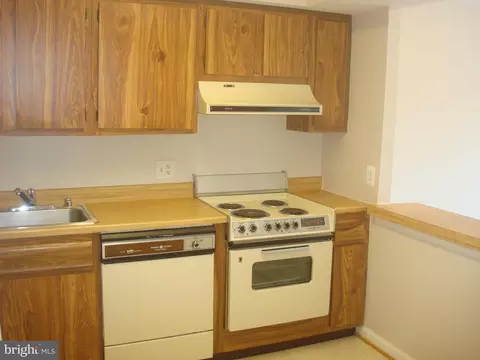 Kitchen - 2921 N Leisure World Blvd #1-314, Silver Spring, MD 20906 photo 2 of 4