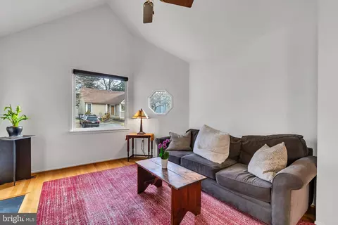10019 Pratt Pl, Silver Spring, MD 20910