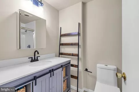 Bath - 10019 Pratt Pl, Silver Spring, MD 20910 photo 3 of 3