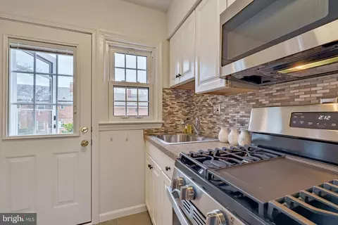 Kitchen - 1764 E West Hwy, Silver Spring, MD 20910 photo 3 of 4