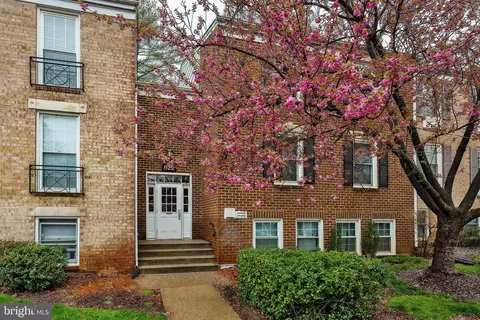 822 Quince Orchard Blvd #202, Gaithersburg, MD 20878