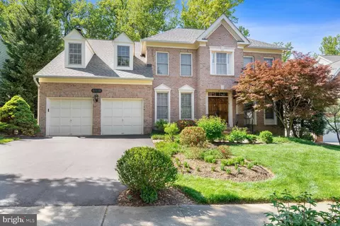 8918 Falls Farm Dr, Potomac, MD 20854