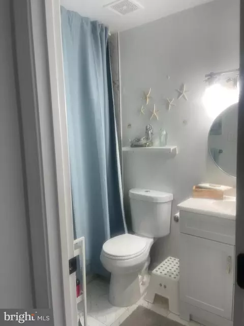 Bath - 24 Wilcox Ct, Silver Spring, MD 20906 photo 2 of 3