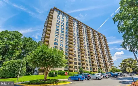 5225 Pooks Hill Rd #1702S, Bethesda, MD 20814