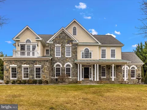 9504 Meadow Ridge Ln, Gaithersburg, MD 20882