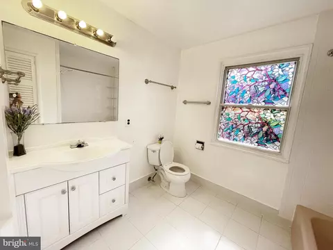Bath - 3402 May St, Silver Spring, MD 20906 photo 2 of 4
