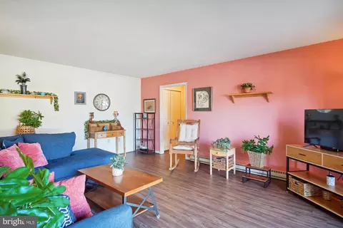Living - 3322 Chiswick Ct #61-2H, Silver Spring, MD 20906 photo 2 of 4