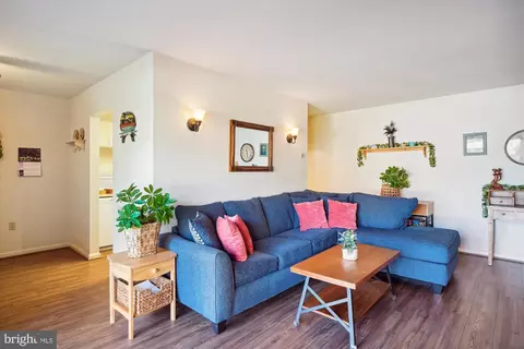Living - 3322 Chiswick Ct #61-2H, Silver Spring, MD 20906 photo 4 of 4