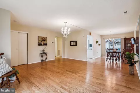 Living - 1 Pimlico Ct #12-B, Silver Spring, MD 20906 photo 1 of 2