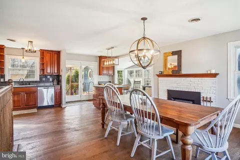 Dining - 11250 Kingstead Rd, Damascus, MD 20872 photo 1 of 8