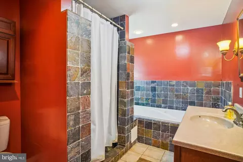 Bath - 11250 Kingstead Rd, Damascus, MD 20872 photo 2 of 3