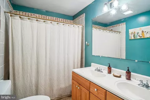 Bath - 11250 Kingstead Rd, Damascus, MD 20872 photo 1 of 3