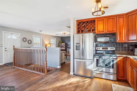 Kitchen - 11250 Kingstead Rd, Damascus, MD 20872 photo 2 of 4
