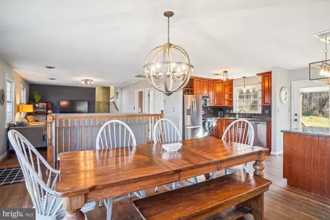 Dining - 11250 Kingstead Rd, Damascus, MD 20872 photo 2 of 8
