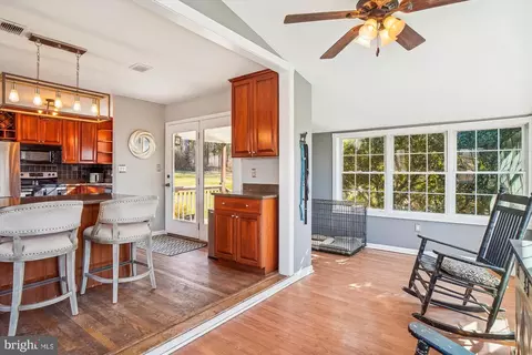 Kitchen - 11250 Kingstead Rd, Damascus, MD 20872 photo 4 of 4
