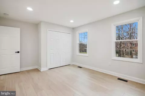 Bedroom - 2 Fallswood Ct, Potomac, MD 20854 photo 3 of 3