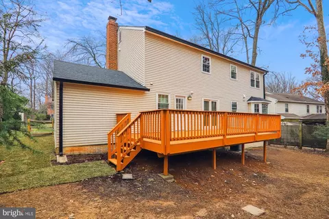 Exterior - 2 Fallswood Ct, Potomac, MD 20854 photo 7 of 8