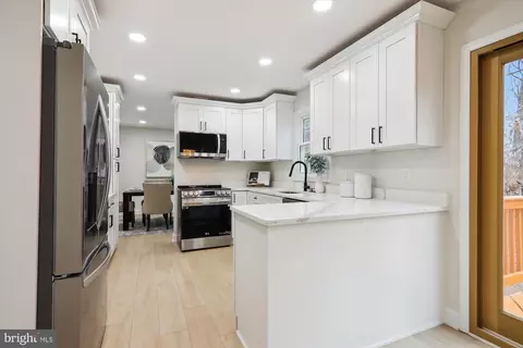 Kitchen - 2 Fallswood Ct, Potomac, MD 20854 photo 3 of 3