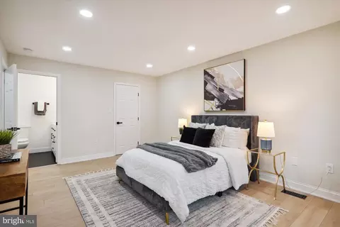 Bedroom - 2 Fallswood Ct, Potomac, MD 20854 photo 2 of 3