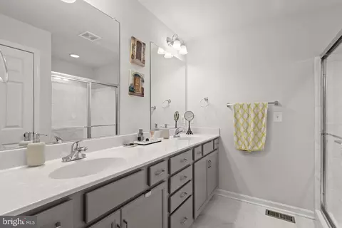 Bath - 15713 Steamboat Way, Silver Spring, MD 20906 photo 2 of 5