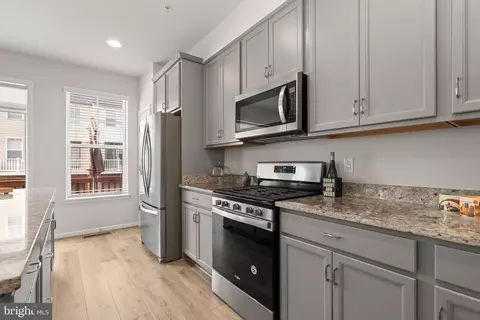 Kitchen - 15713 Steamboat Way, Silver Spring, MD 20906 photo 3 of 5