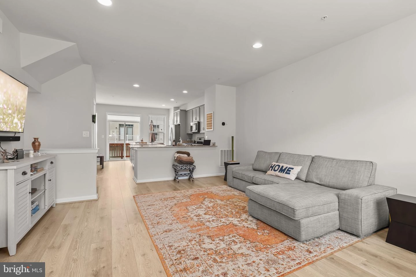 Living - 15713 Steamboat Way, Silver Spring, MD 20906 photo 3 of 4