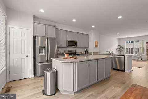 Kitchen - 15713 Steamboat Way, Silver Spring, MD 20906 photo 4 of 5