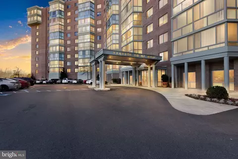 3210 N Leisure World Blvd #419, Silver Spring, MD 20906