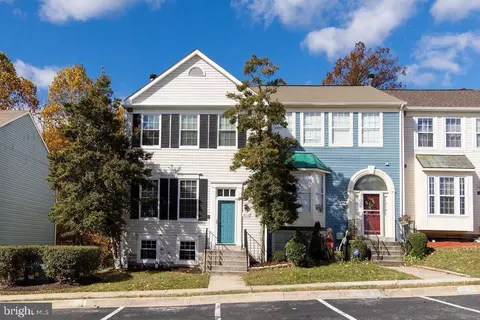 4012 Sparrow House Ln, Burtonsville, MD 20866