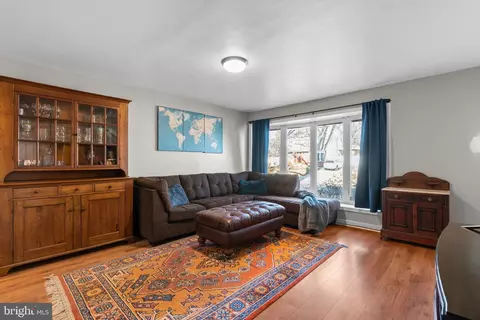 Living - 12908 Estelle Rd, Silver Spring, MD 20906 photo 2 of 4