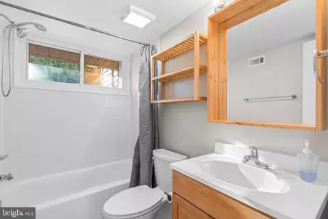 Bath - 12908 Estelle Rd, Silver Spring, MD 20906 photo 1 of 2