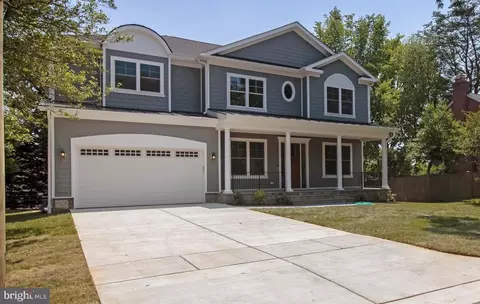 6204 Greentree Rd, Bethesda, MD 20817