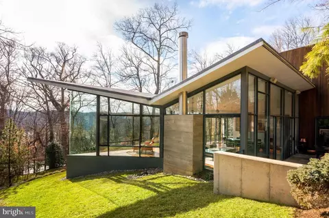 5300 Mohican Rd, Bethesda, MD 20816