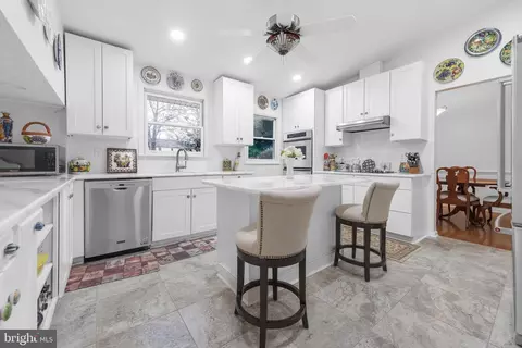 Kitchen - 15300 Beaufort Pl, Silver Spring, MD 20905 photo 3 of 5
