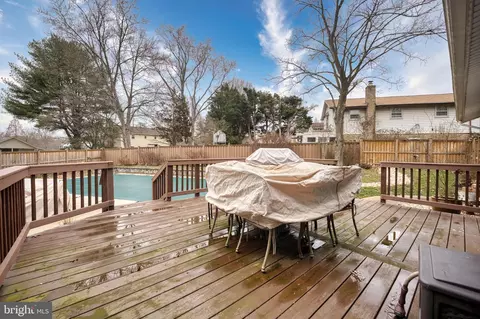 Exterior - 15300 Beaufort Pl, Silver Spring, MD 20905 photo 6 of 12