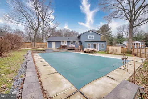 Exterior - 15300 Beaufort Pl, Silver Spring, MD 20905 photo 8 of 12