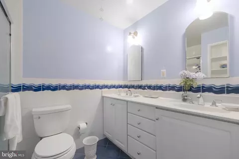Bath - 15300 Beaufort Pl, Silver Spring, MD 20905 photo 3 of 3
