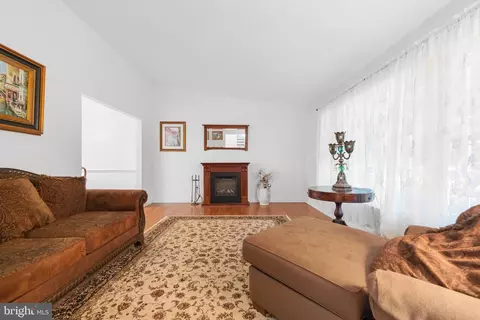 Living - 15300 Beaufort Pl, Silver Spring, MD 20905 photo 1 of 9